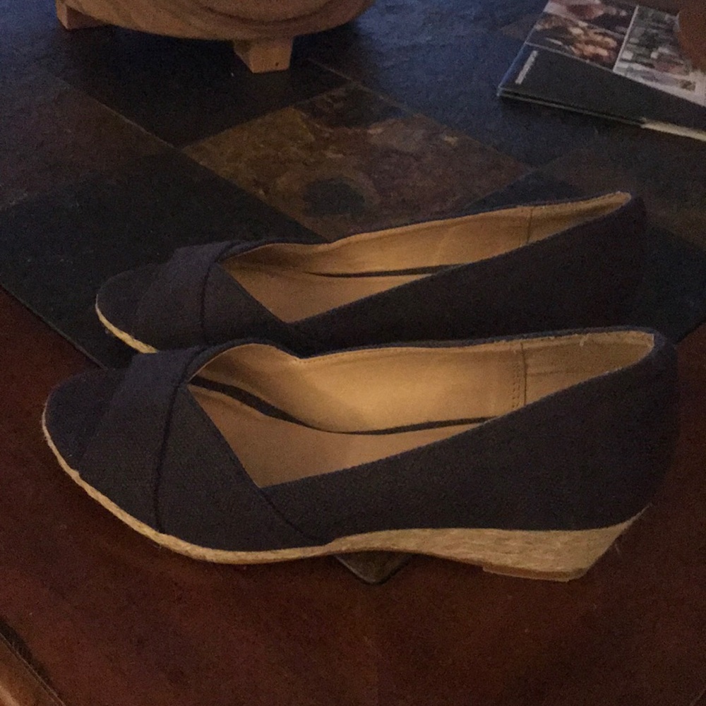 Navy linen wedges